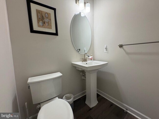 Foto del edificio - 7312 Mountaineer Dr