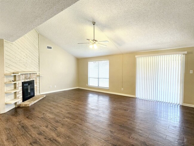 Building Photo - 16635 Neumann Dr