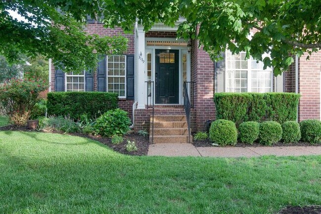 Foto del edificio - Pristine 5 Bed Fenced Franklin Home!