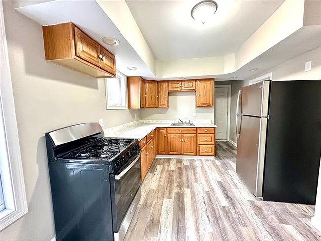 Building Photo - Beautiful 3 bedroom home