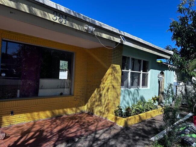 Foto del edificio - 381 NW 45th St
