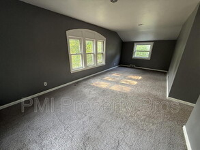 Building Photo - 6618 N 56th St