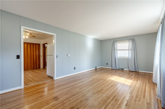 Building Photo - 270 Ashbourne Rd