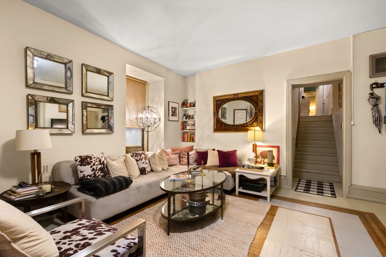 Primary Photo - 205 W 57th St