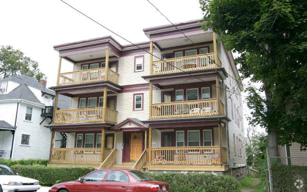 Primary Photo - 64 Rosseter St
