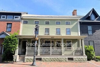 Building Photo - 107 NW Front St
