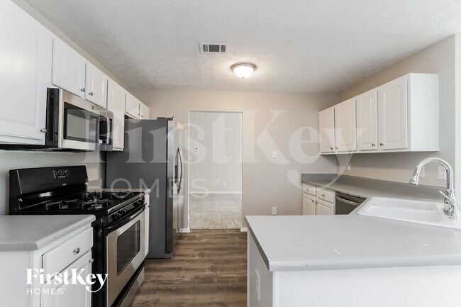 Building Photo - 5321 Regency Lake Ct