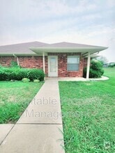 Building Photo - 1102 Turkey Creek Ct