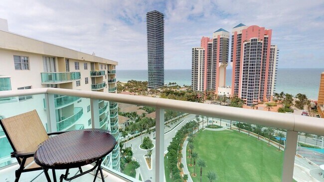 Foto del edificio - 19370 Collins Ave