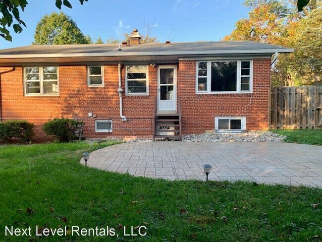 Building Photo - 3 br, 2.5 bath House - 4322 Federal Street