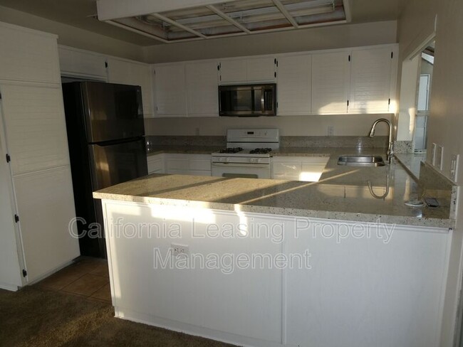 Building Photo - 23959 Arroyo Park Dr
