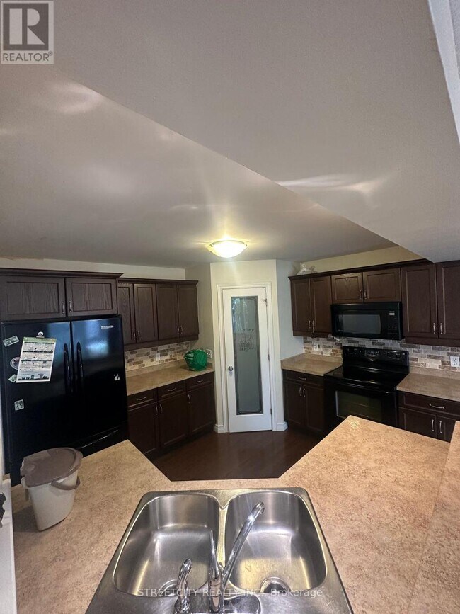 Photo du bâtiment - 1234 S Wenige Dr