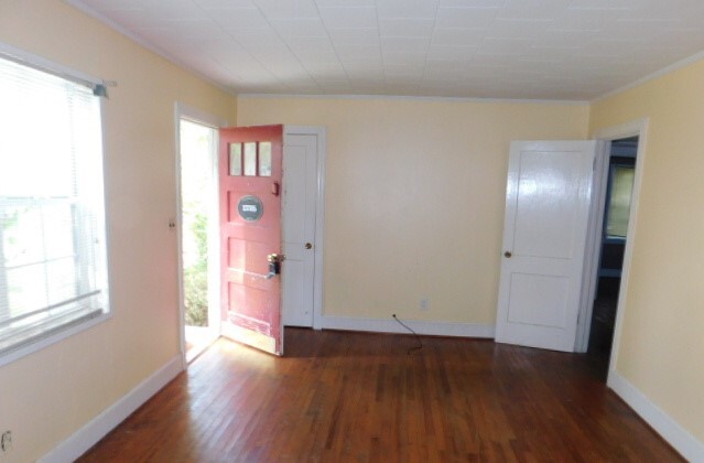 Building Photo - 1735 Rebecca Ave