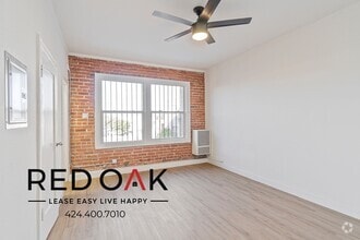 Building Photo - 245 N Kenmore Ave