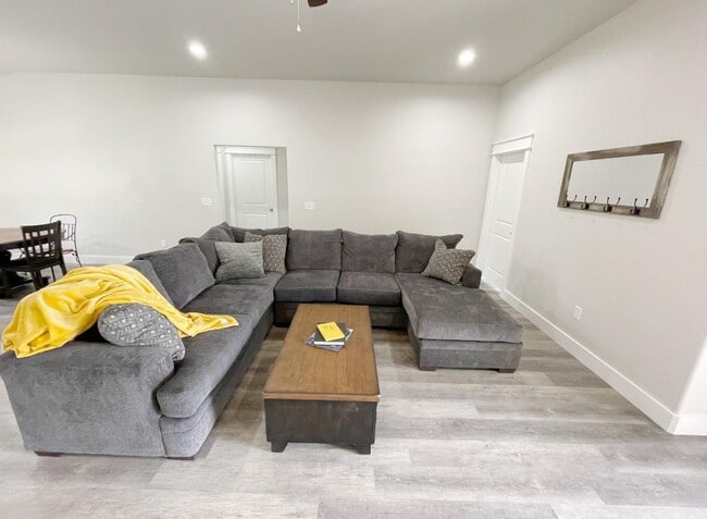 Foto del edificio - Cozy 4bd 2ba near Choctaw Casino