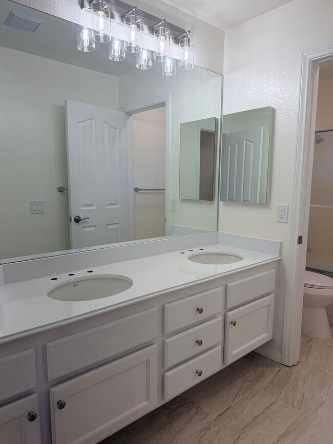 Building Photo - 4 Bedroom | 3 Bathroom Home in Rancho Del Rey
