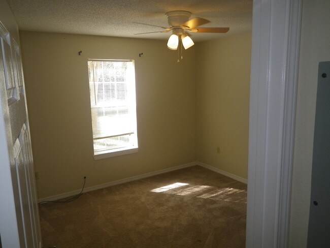 Foto del edificio - 6828 Hunt St, Milton