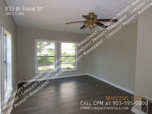 Foto del edificio - 833 W Shaw St