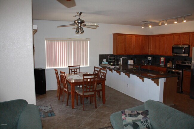 Building Photo - 11816 W Windsor Ave