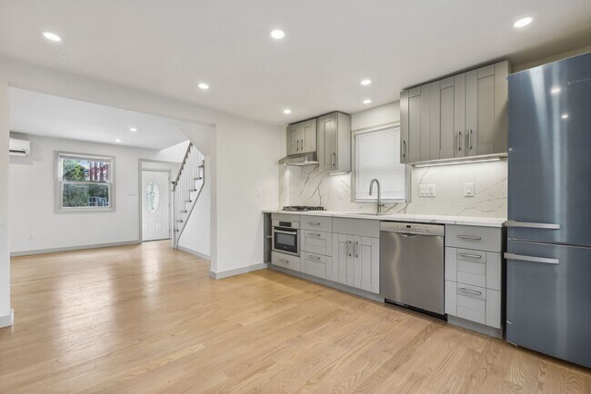 Building Photo - 2441 1st St