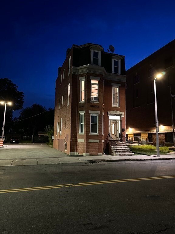 Building Photo - 349 Dudley St