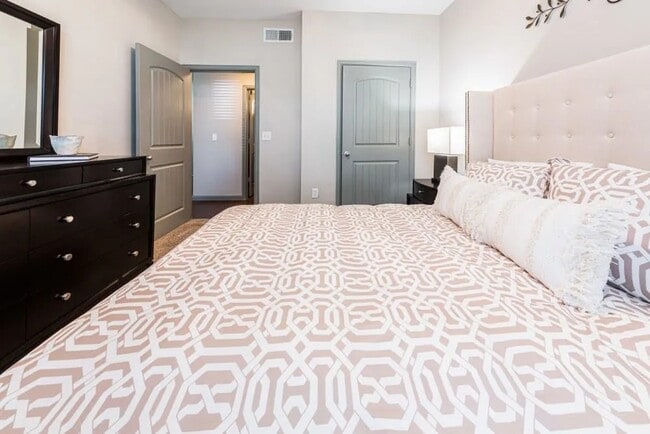 Building Photo - Relax, Recharge & Save with 1 Month Free!