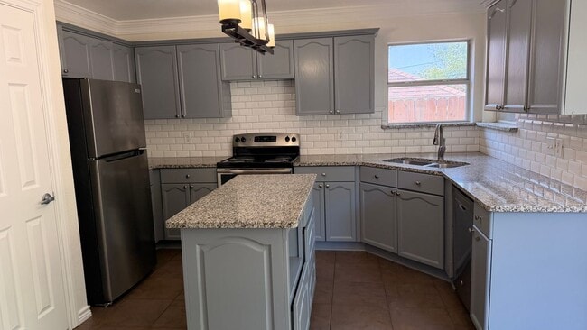 Building Photo - 6708 Basswood Dr