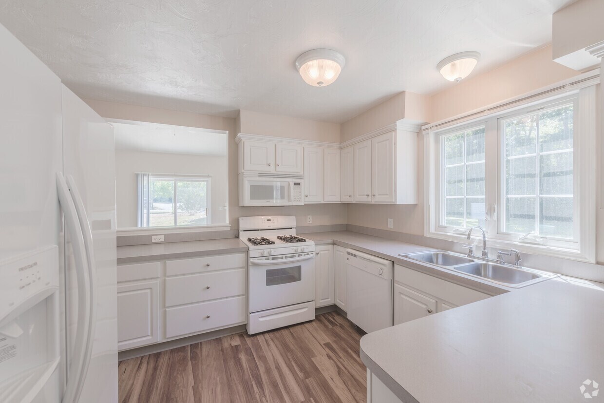 Creek Side Landings 425 Millcreek Dr North Kingstown, RI Apartments