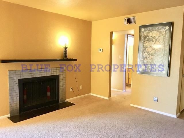 Building Photo - 2 bedroom condo located in Las Colinas
