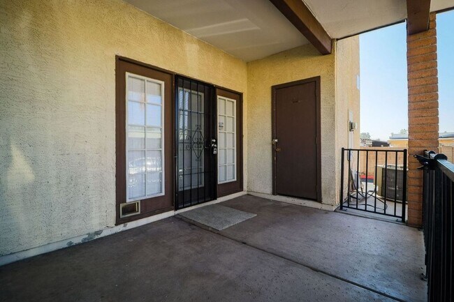 Building Photo - 2315 W Union Hills Dr