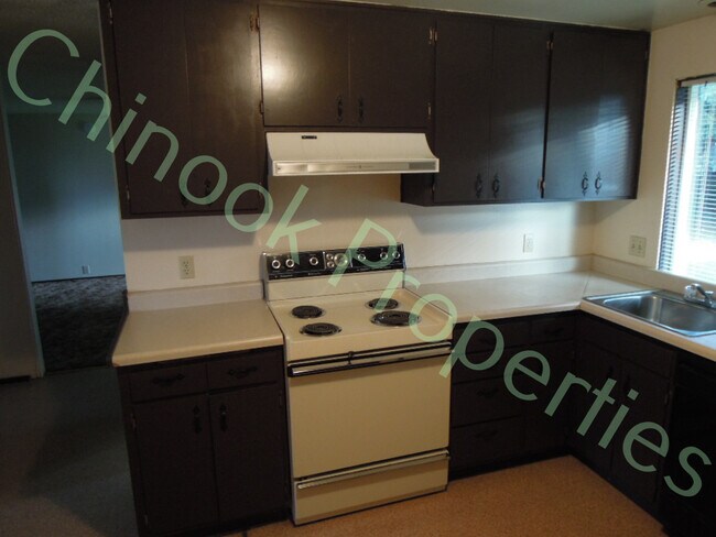 Foto del edificio - Charming 4 Bedroom Home in Cal Young Neighborhood