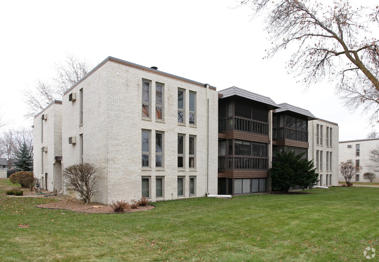 Primary Photo - Southdale Gardens Apartments