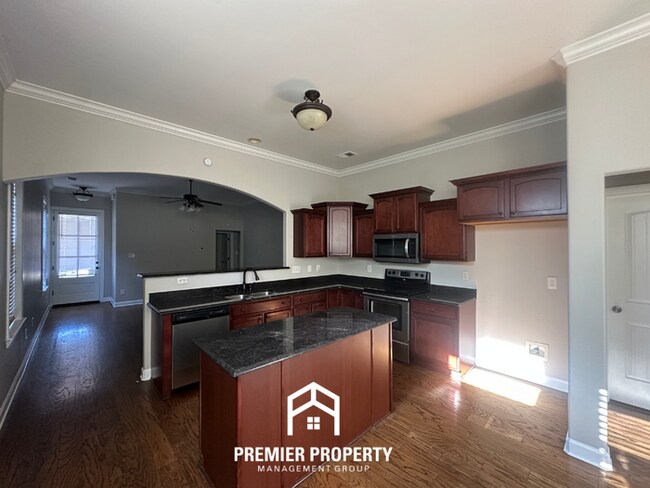 Building Photo - 6942 Lagrange Grove Dr