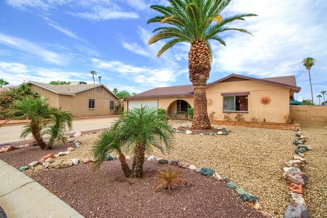 Foto del edificio - 4 Bedroom single family home in Glendale