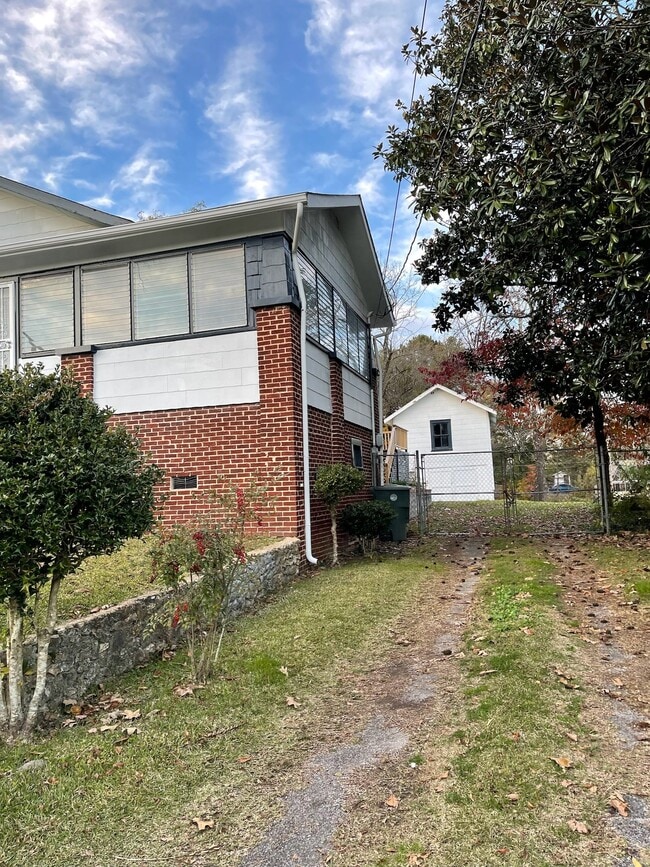 Photo - 613 Ledford St (Chattanooga, TN) House