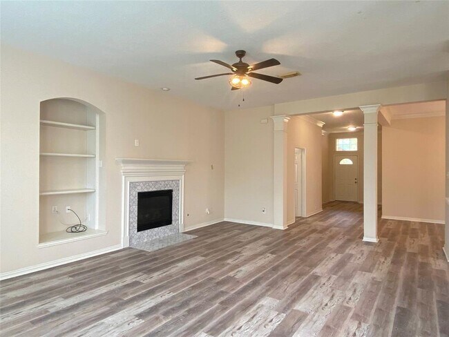Foto del edificio - 7505 Misty Lake Ln