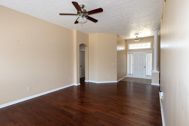 Building Photo - Home for rent in Hghland Ridge