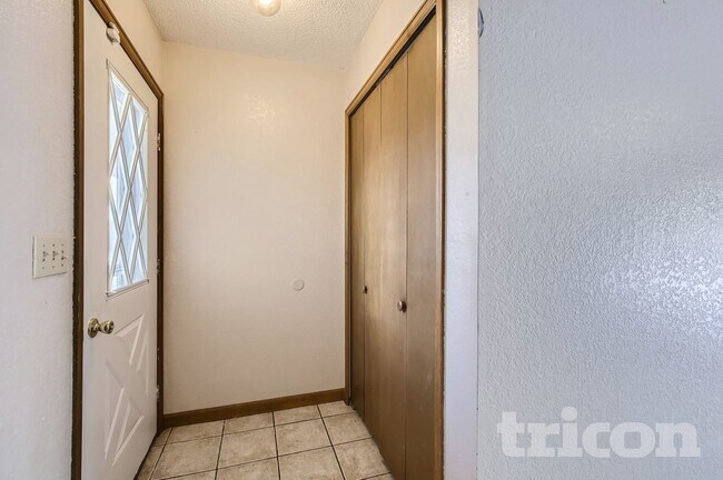 Foto del edificio - 4937 W 8th Street Rd