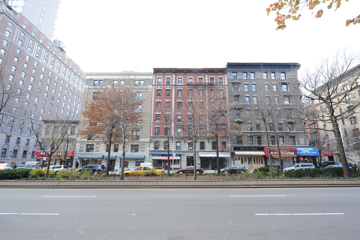Primary Photo - 2647-2649 Broadway