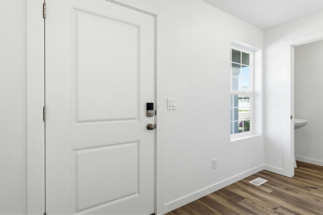 Foto del edificio - Stunning 4-Bed Home with 3-Car Garage in Cirrus Pointe – Caldwell