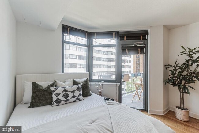 Foto del edificio - 1117 10th St NW