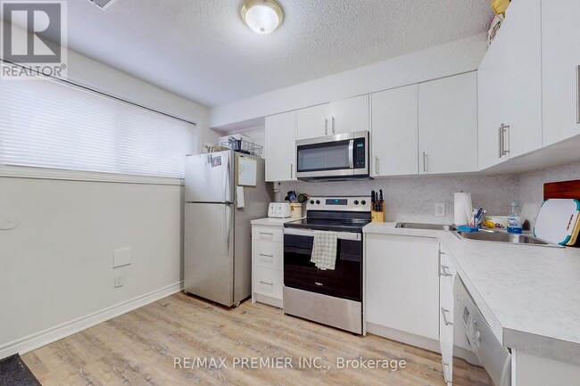 Building Photo - 54 Habitant Dr