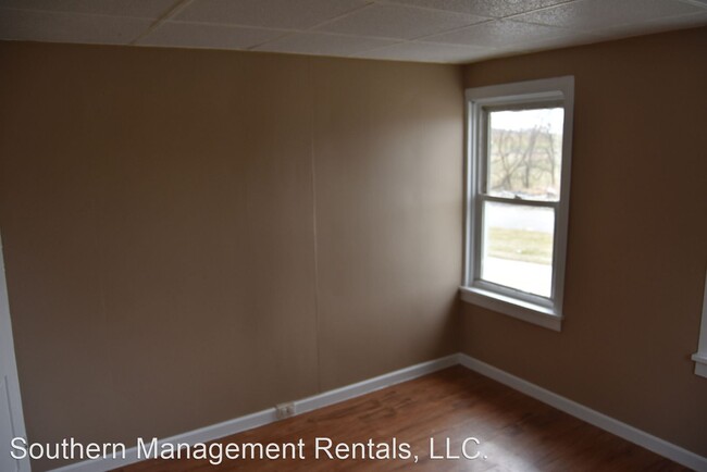 Building Photo - 3 br, 1 bath House - 497 Windsor Rd 2nd an...