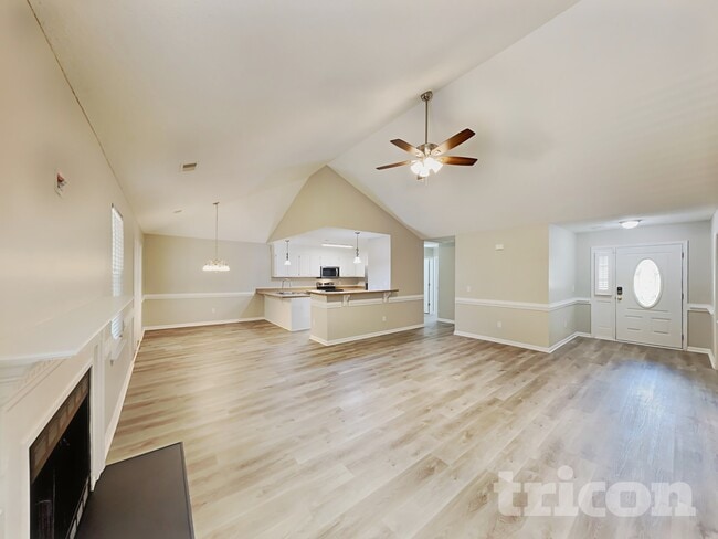 Foto del edificio - 89 Smokewood Dr