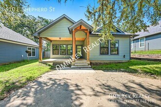 Building Photo - 610 E Shepherd St