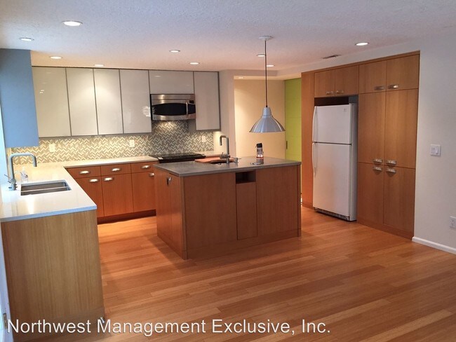 Foto del edificio - 9517 NE Ferngrove St