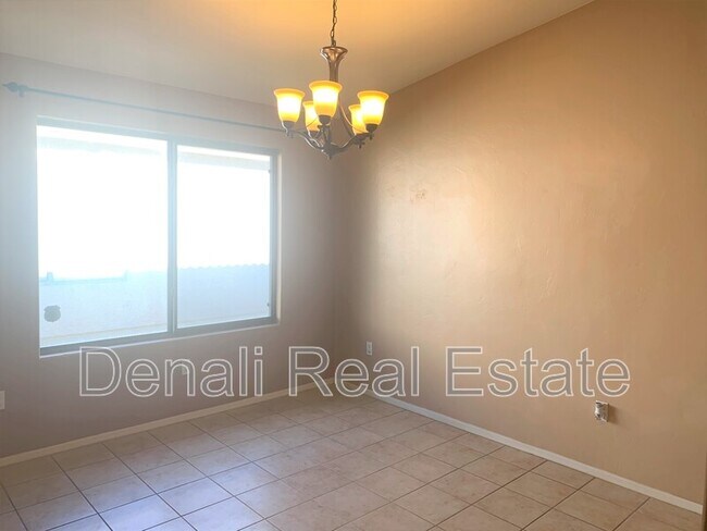 Building Photo - 7137 S Oakbank Dr