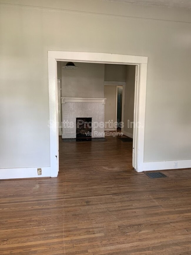 Building Photo - 713 Meridian St