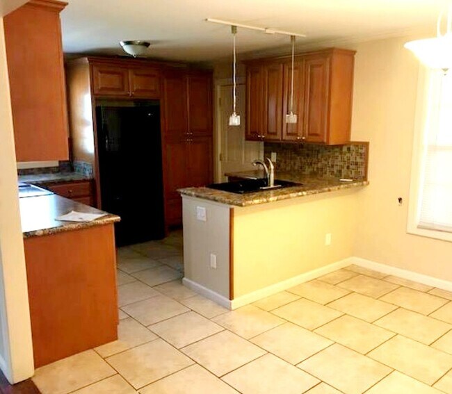 Foto del edificio - 3/2 Pre-leasing for August Move in!