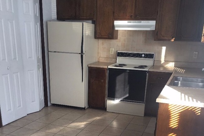 Kitchen - 262 Dogwood Rd